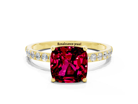Yellow gold Cushion Cut Diamond Pavé Band with Six-Prong Setting