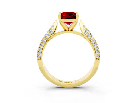 Yellow gold Cushion Cut Diamond Solitaire Engagement Ring with Pavé Band and Four-Prong Setting_3