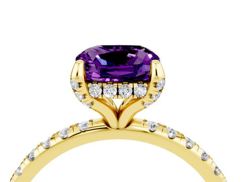 Yellow gold Cushion Cut Diamond Solitaire Ring with Four-Prong Setting and Pavé Band_4