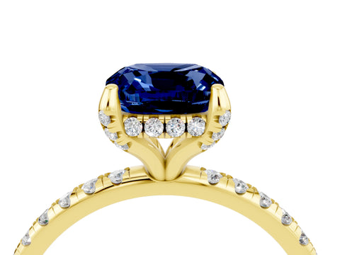 Yellow gold Cushion Cut Diamond Solitaire Ring with Four-Prong Setting and Pavé Band_4