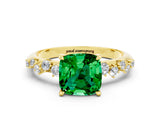 Yellow gold Cushion Cut Emerald Cluster Side Stone Solitaire Ring with Prong Setting_24