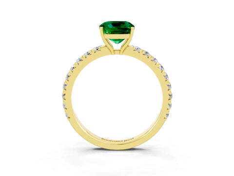 Yellow gold Cushion Cut Emerald Pavé Solitaire Engagement Ring with Four-Prong Setting_15
