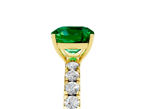 Yellow gold Cushion Cut Emerald Pavé Solitaire Engagement Ring with Four-Prong Setting_17