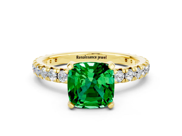 Yellow gold Cushion Cut Emerald Pavé Solitaire Ring with Round Band and Prong Setting