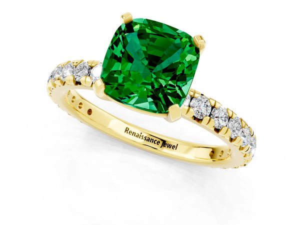 Yellow gold Cushion Cut Emerald Pavé Solitaire Ring with Round Band and Prong Setting