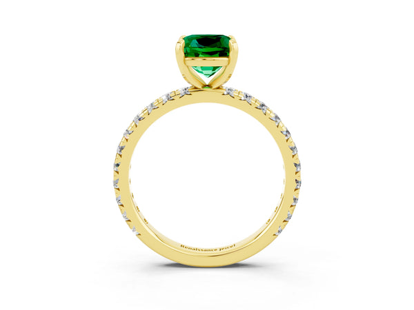Yellow gold Cushion Cut Emerald Pavé Solitaire Ring with Round Band and Prong Setting