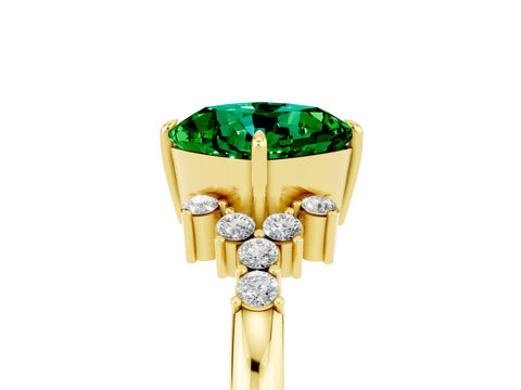 Yellow gold Cushion Cut Emerald Ring with Side Stones and Four-Prong Setting_41