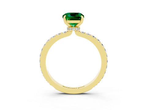 Yellow gold Cushion Cut Emerald Solitaire Engagement Ring with Pavé Band and Four-Prong Setting_3
