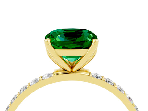 Yellow gold Cushion Cut Emerald Solitaire Engagement Ring with Pavé Band and Prong Setting_4