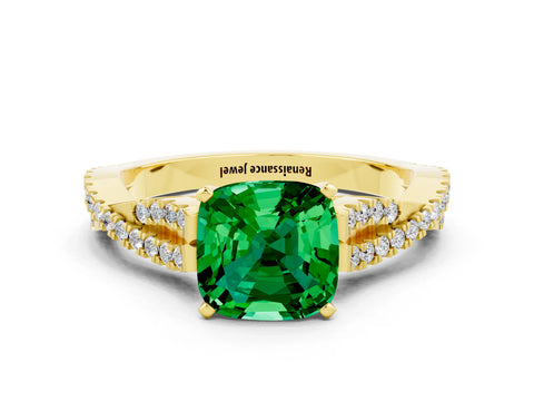 Yellow gold Cushion Cut Emerald Solitaire Engagement Ring with Twisted Pavé Band and Four-Prong Setting_12