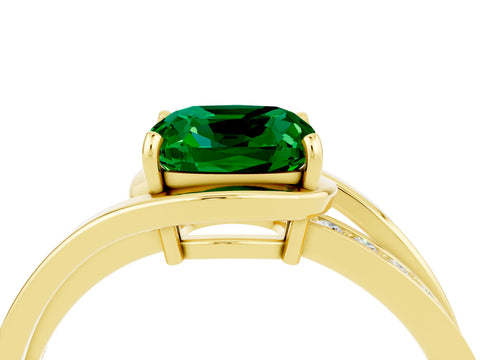 Yellow gold Cushion Cut Emerald Solitaire Ring with Split Shank and Prong Setting_4