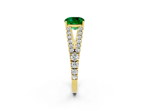 Yellow gold Cushion Cut Emerald Split Shank Pavé Engagement Ring with Four-Prong Setting_14