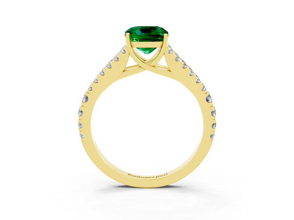 Yellow gold Cushion Cut Emerald Split Shank Pavé Engagement Ring with Four-Prong Setting