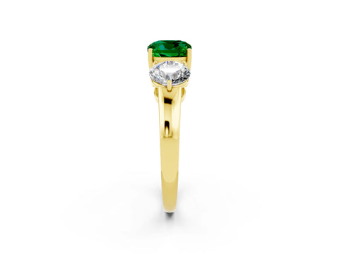 Yellow gold Cushion Cut Emerald Three-Stone Ring with Prong Setting and Classic Band_2