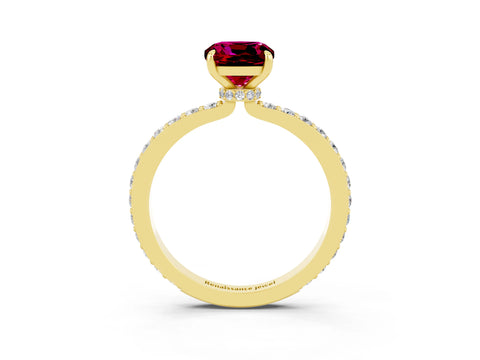 Yellow gold Cushion Cut Garnet Ring with Pavé Band and Four-Prong Setting_3