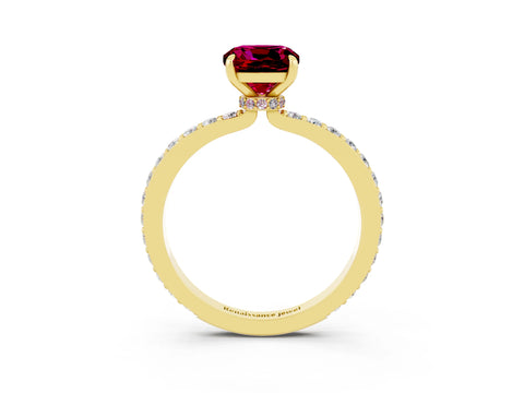 Yellow gold Cushion Cut Garnet Solitaire Engagement Ring with Pavé Band and Four-Prong Setting_3