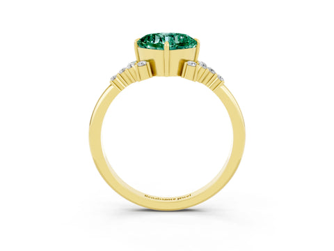 Yellow gold Cushion Cut Green Sapphire Ring with Side Stones and Four-Prong Setting_39