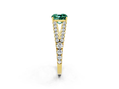 Yellow gold Cushion Cut Green Sapphire Split Shank Pavé Engagement Ring with Four-Prong Setting_14
