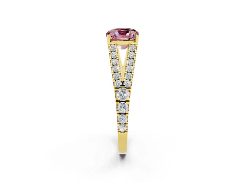 Yellow gold Cushion Cut Morganite Split Shank Pavé Engagement Ring with Four-Prong Setting_14
