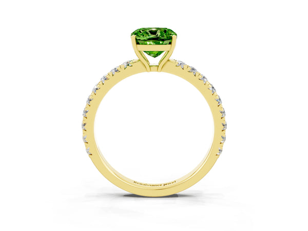 Yellow gold Cushion Cut Peridot Pavé Solitaire Engagement Ring with Four-Prong Setting