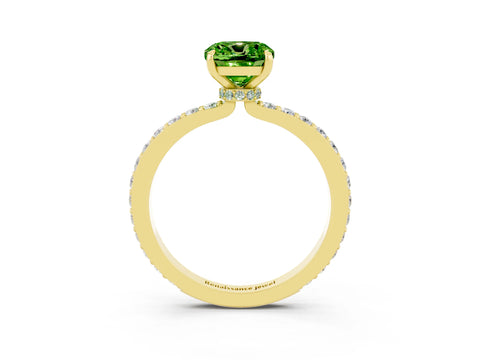 Yellow gold Cushion Cut Peridot Solitaire Engagement Ring with Pavé Band and Four-Prong Setting_3