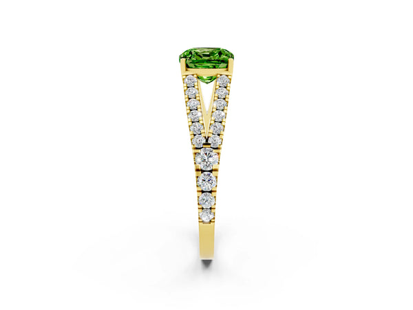Yellow gold Cushion Cut Peridot Split Shank Pavé Engagement Ring with Four-Prong Setting
