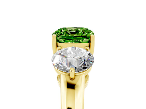 Yellow gold Cushion Cut Peridot Three-Stone Ring with Prong Setting and Classic Band_5