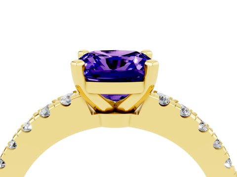 Yellow gold Cushion Cut Solitaire Diamond with Pavé Band and Four-Prong Setting_4