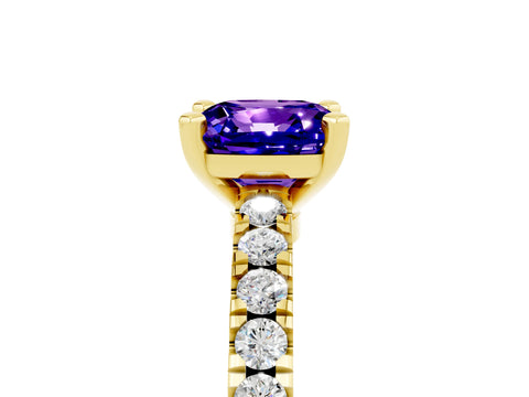 Yellow gold Cushion Cut Solitaire Diamond with Pavé Band and Four-Prong Setting_5