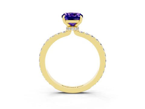 Yellow gold Cushion Cut Tanzanite Ring with Pavé Band and Four-Prong Setting_3