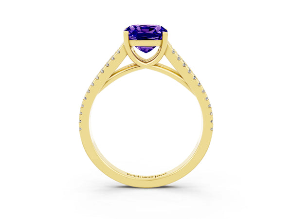 Yellow gold Cushion Cut Tanzanite Solitaire Engagement Ring with Split Shank Pavé Band