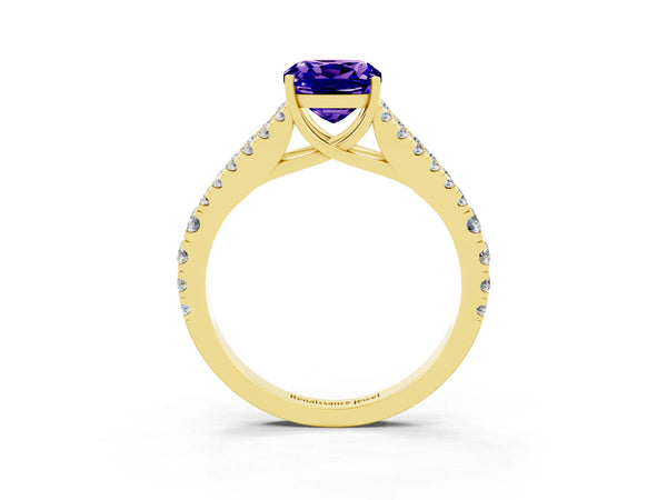 Yellow gold Cushion Cut Tanzanite Split Shank Pavé Engagement Ring with Four-Prong Setting
