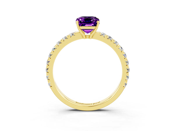Yellow gold Emerald Cut Amethyst Pavé Solitaire Engagement Ring with Four-Prong Setting