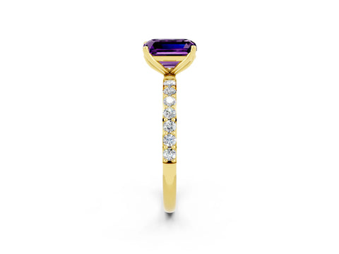 Yellow gold Emerald Cut Amethyst Solitaire Engagement Ring with Pavé Band and Prong Setting_2