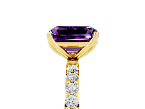 Yellow gold Emerald Cut Amethyst Solitaire Engagement Ring with Pavé Band and Prong Setting_5
