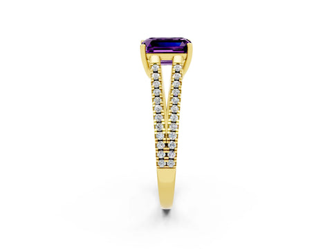 Yellow gold Emerald Cut Amethyst Solitaire Engagement Ring with Split Shank Pavé Band_2