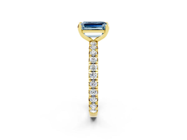 Yellow gold Emerald Cut Aquamarine Pavé Solitaire Ring with Round Band and Prong Setting
