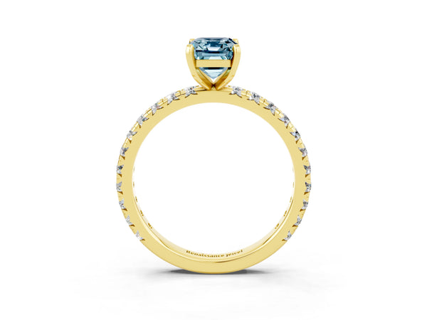 Yellow gold Emerald Cut Aquamarine Pavé Solitaire Ring with Round Band and Prong Setting