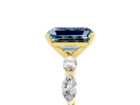 Yellow gold Emerald Cut Aquamarine Ring with Marquise Side Stones and Prong Setting_5