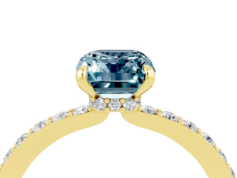Yellow gold Emerald Cut Aquamarine Ring with Pavé Band and Four-Prong Setting_4