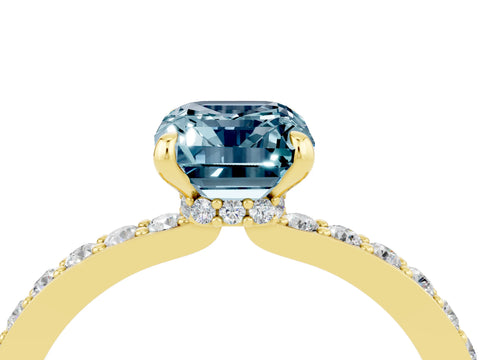 Yellow gold Emerald Cut Aquamarine Solitaire Engagement Ring with Pavé Band and Four-Prong Setting_4