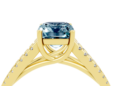 Yellow gold Emerald Cut Aquamarine Solitaire Engagement Ring with Split Shank Pavé Band_4