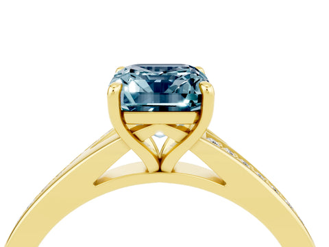 Yellow gold Emerald Cut Aquamarine Solitaire Ring with Pavé Band and Prong Setting_4