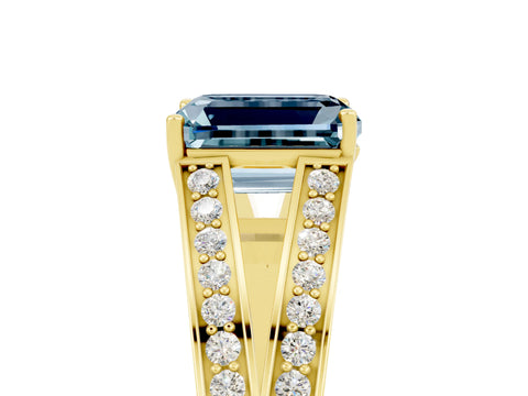 Yellow gold Emerald Cut Aquamarine Split Shank Ring with Pavé Band and Four-Prong Setting_5