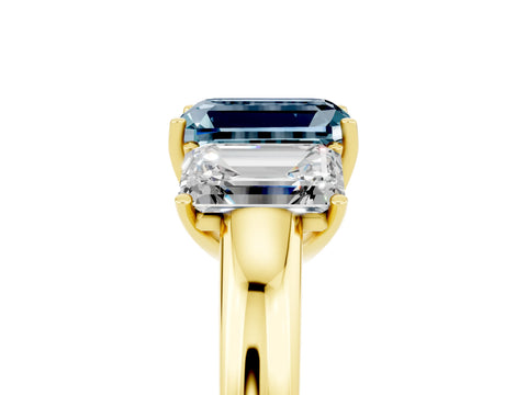 Yellow gold Emerald Cut Aquamarine Three-Stone Ring with Four-Prong Setting and Classic Band_5