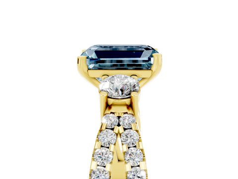Yellow gold Emerald Cut Aquamarine Three-Stone Ring with Pavé Split Shank and Four-Prong Setting_5