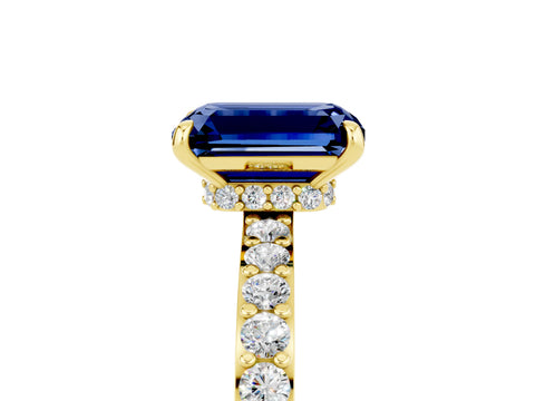 Yellow gold Emerald Cut Blue Sapphire Ring with Pavé Band and Four-Prong Setting_5