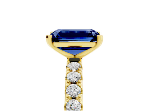 Yellow gold Emerald Cut Blue Sapphire Solitaire Pavé Band with Four-Prong Setting_5