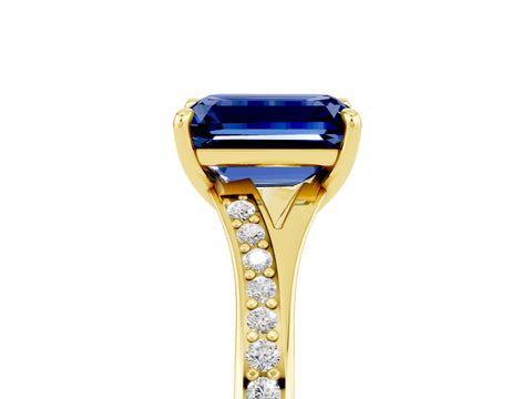 Yellow gold Emerald Cut Blue Sapphire Solitaire Ring with Pavé Band and Prong Setting_5