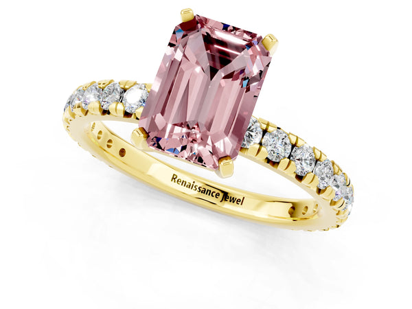 Yellow gold Emerald Cut Cut Diamond Pavé Band with Four-Prong Setting